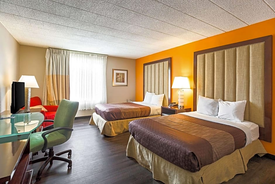 Fairmount Inn & Suites - Stroudsburg, Poconos