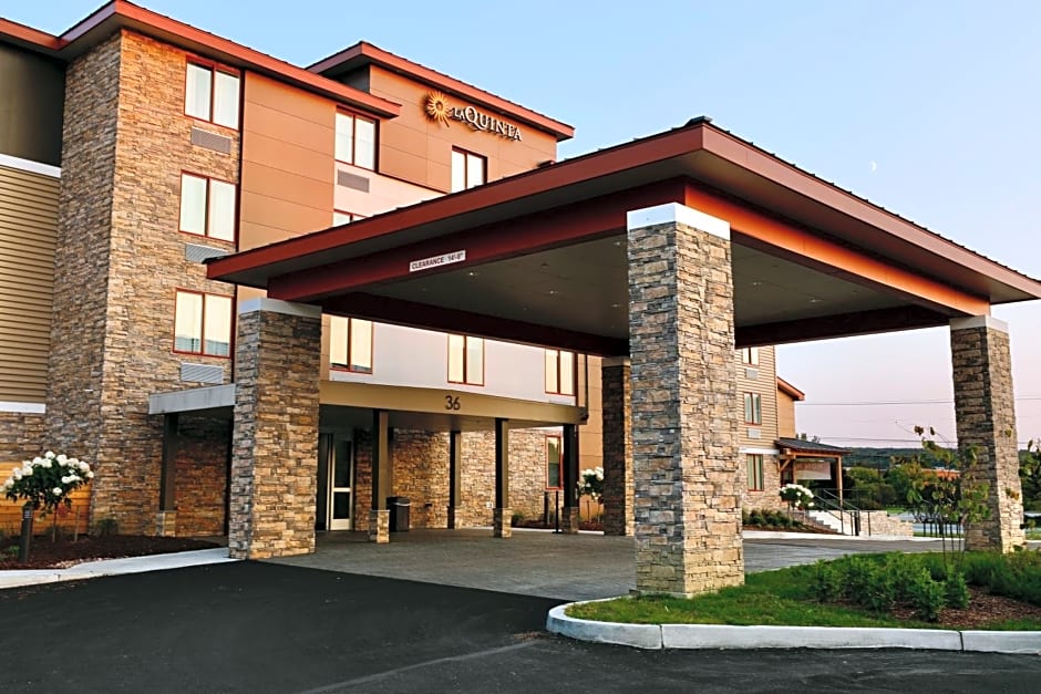 La Quinta Inn & Suites by Wyndham Williston Burlington