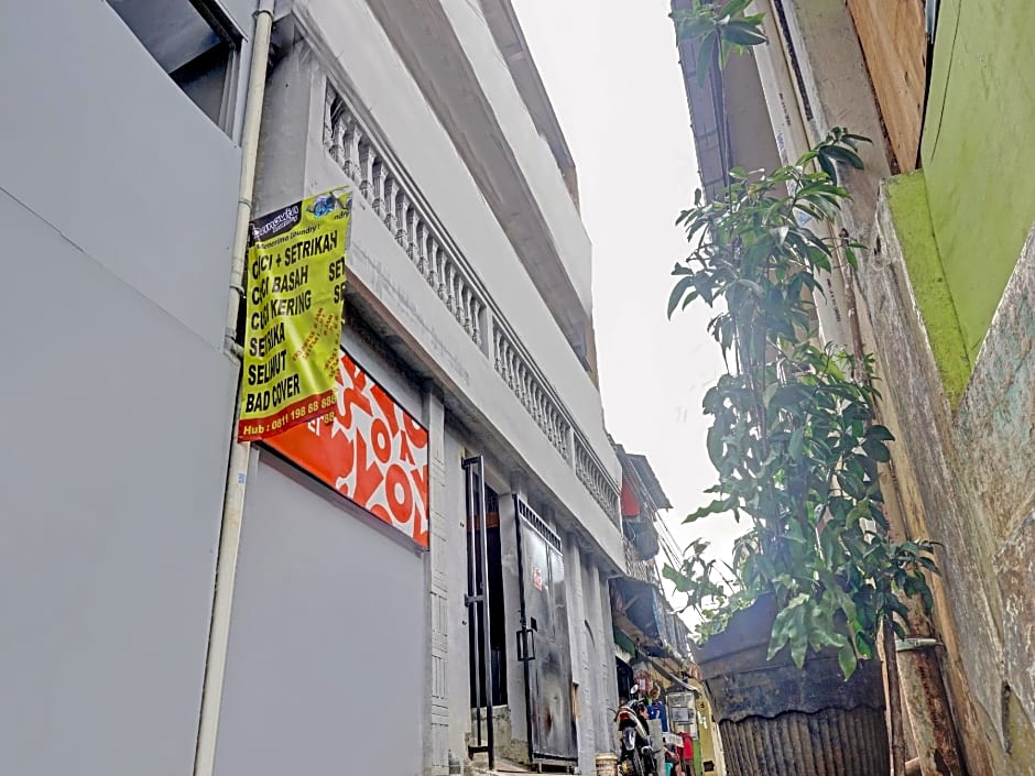 OYO 90469 Benhil Karet Tengsin