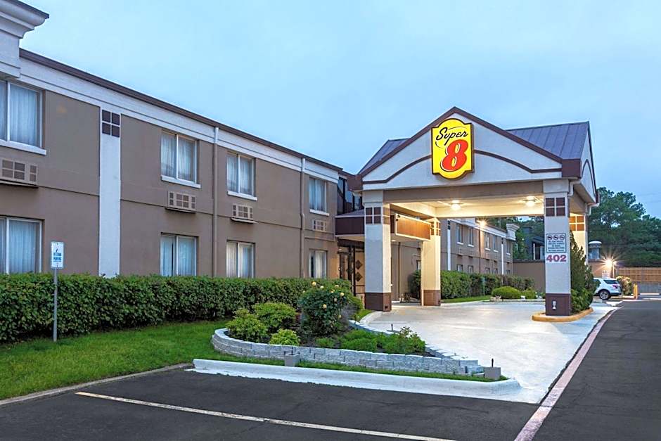 Super 8 by Wyndham Grand Prairie North