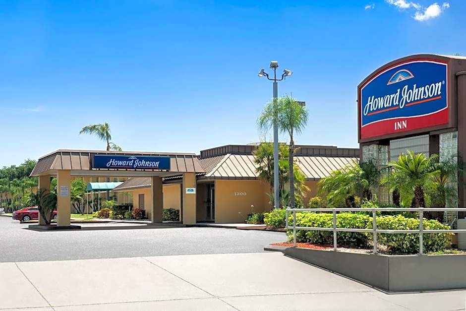 Howard Johnson by Wyndham Winter Haven FL