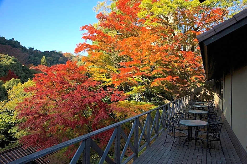 Arimasansoh Goshobessho - Luxury Hot Spring Villa