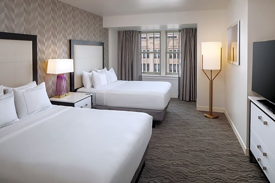 DoubleTree Suites by Hilton Hotel Detroit Downtown - Fort Shelby