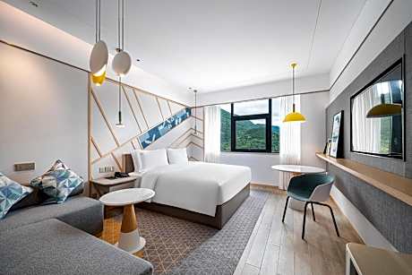 King Room with Mountain View