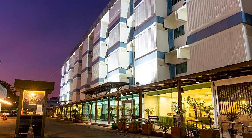 Mayflower Grand Hotel Korat