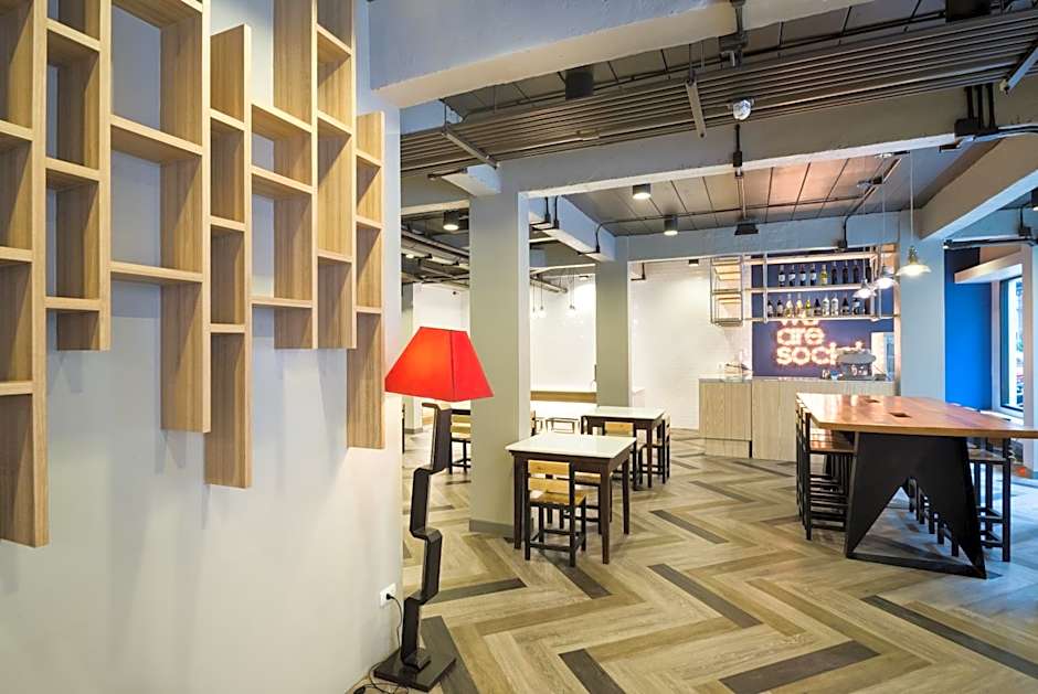 Alfresco Phuket Hotel