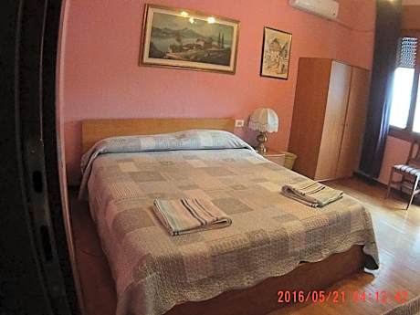 Quadruple Room with Private External Bathroom