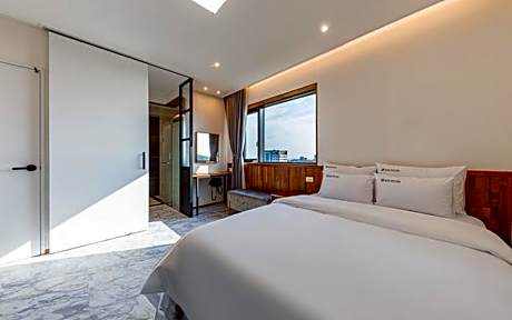 Gunsan Laonhaje Hotel