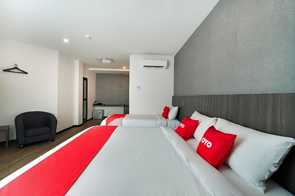 Capital O 89386 Stay 365 Hotel