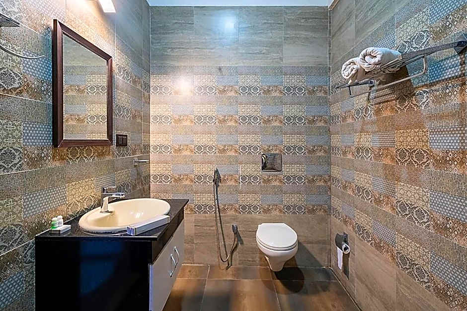 Periyar Mountain Palace by Thavika, Thekkady