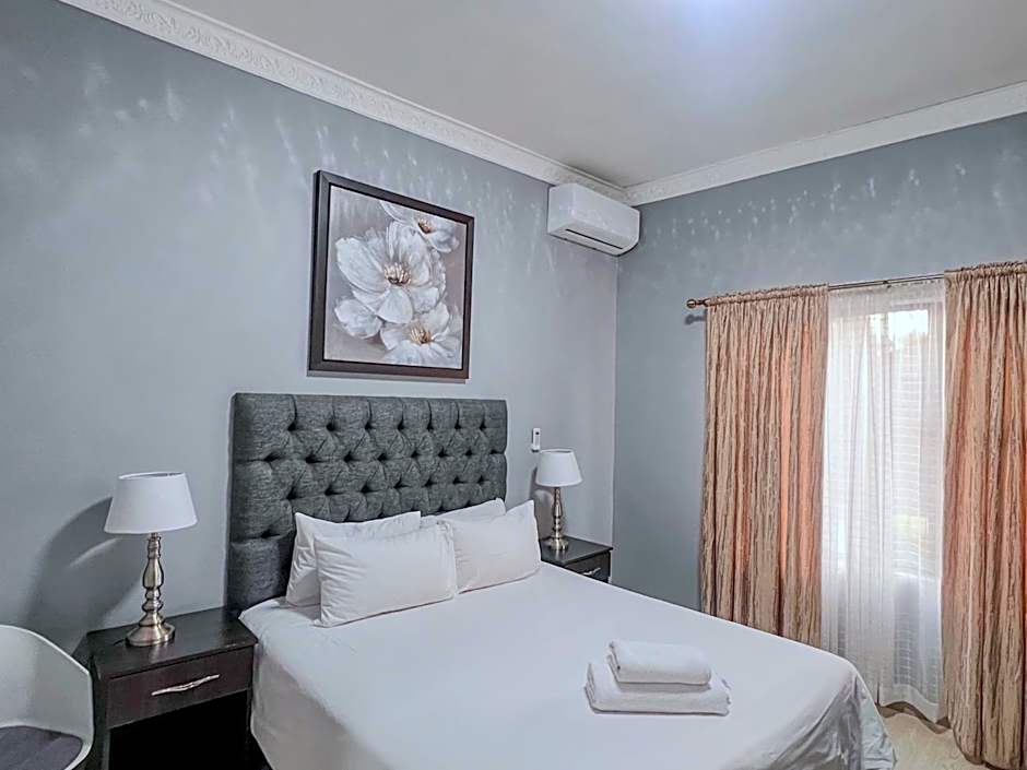 La Bronze Guest Lodge