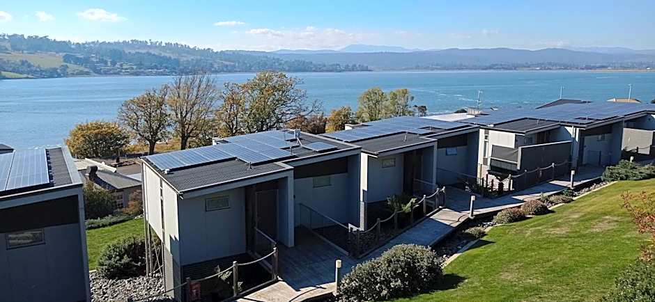 Rosevears Riverview Hotel