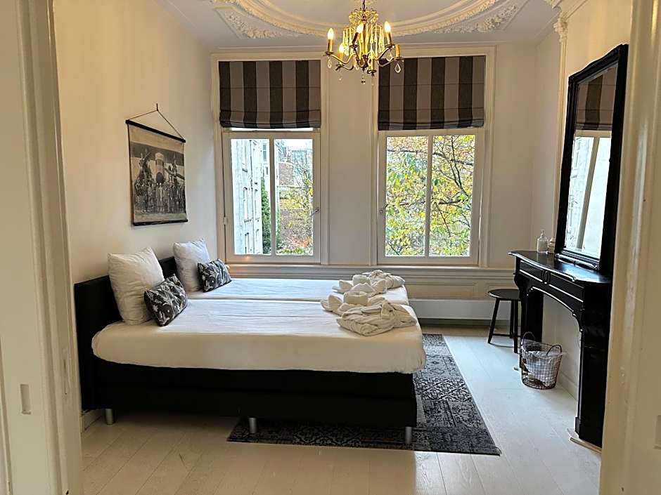 Nine-T-Teen Bed and Boutique