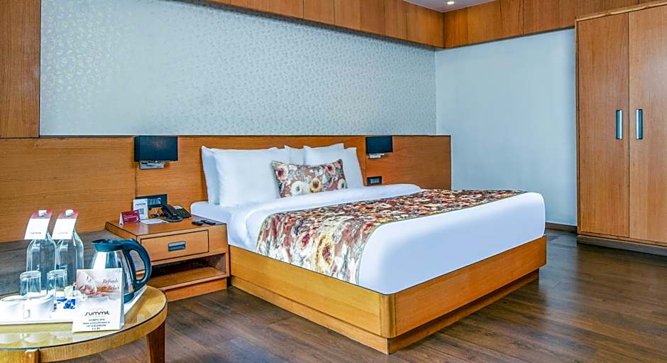 Summit Montana Suites & Spa at Mall