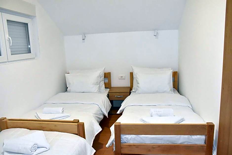 OSTROG Aparthotel KOLIBA-VLASTNIŠTVO MANASTIRA OSTROG