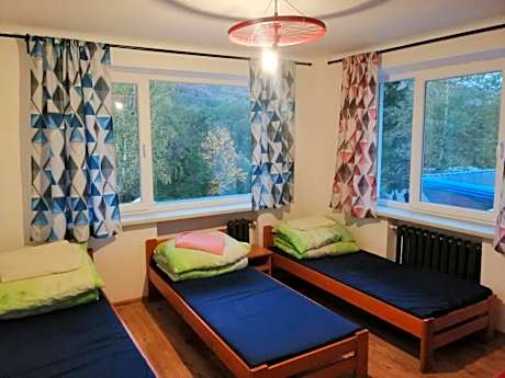 Basic Triple Room with Shared Bathroom