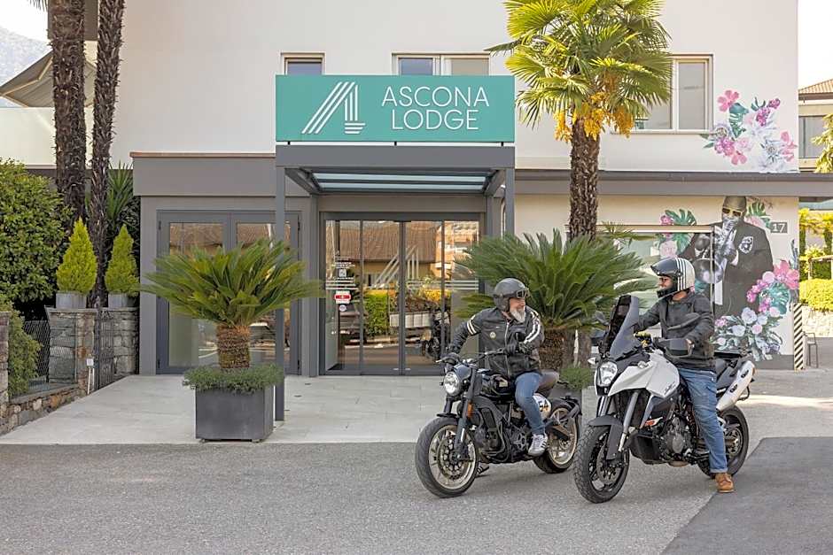 Ascona Lodge, Pool & Garden Retreat