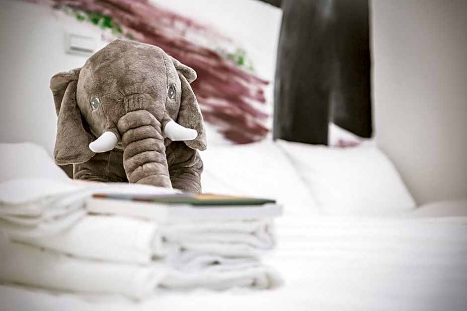 Tiin Tinn - Rivershore B&B