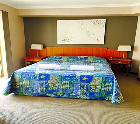 One-Bedroom Apartment with Balcony