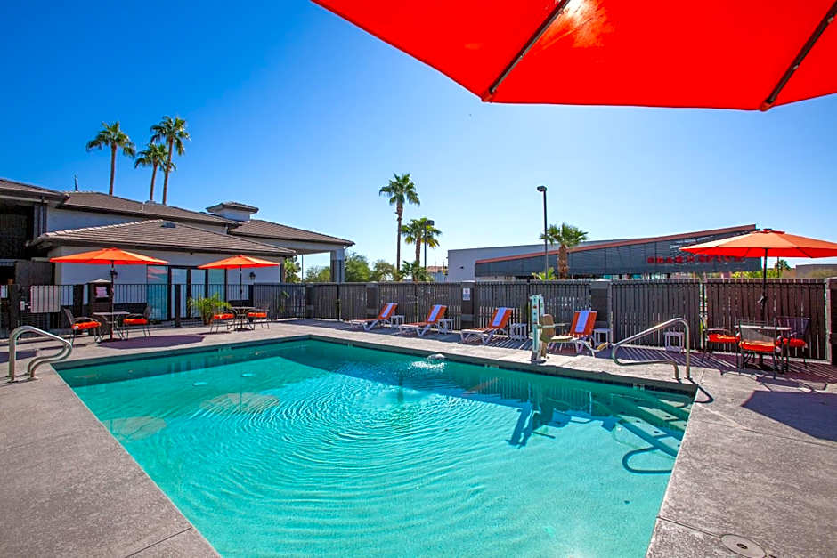 The Hotel Serene Glendale Peoria, Surestay Collection by BW