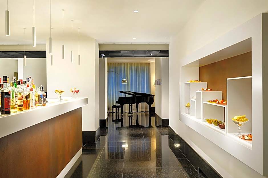 Una Hotel Century
