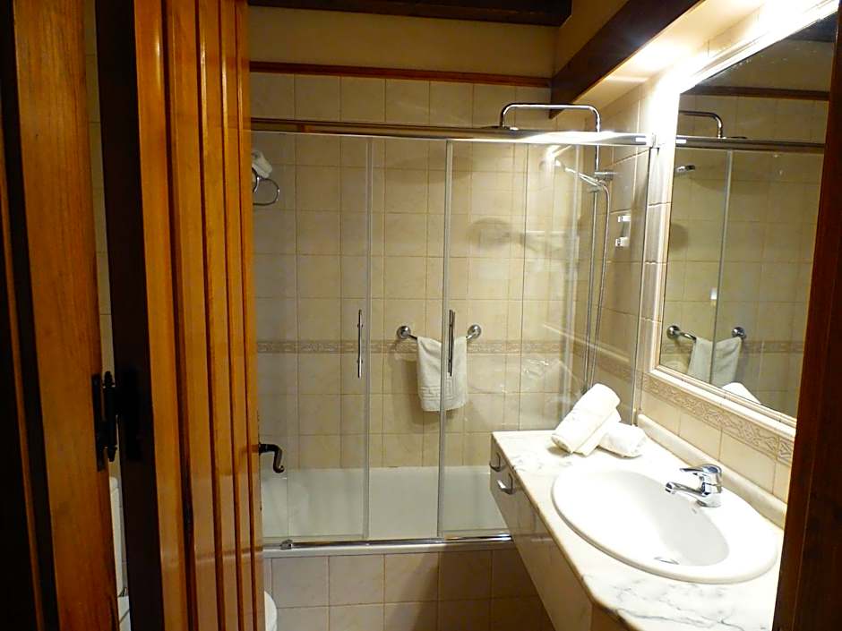 Posada Torre Palacio La Taxuela