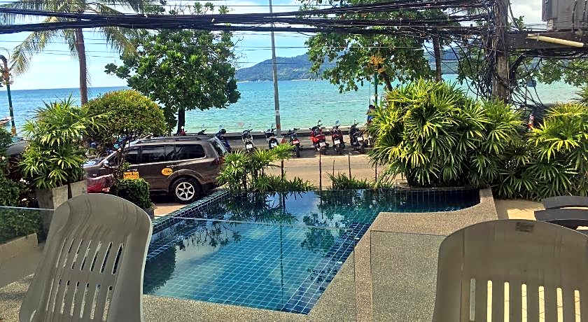 The Front Hotel and Apartments