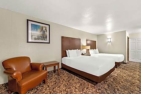 2 Queen Beds, Smoking Room, Downstairs, Microwave And Refrigerator, High Speed Internet Access, Full