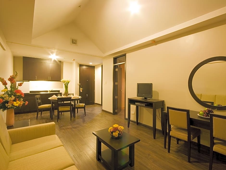 Baguio Burnham Suites Hotel