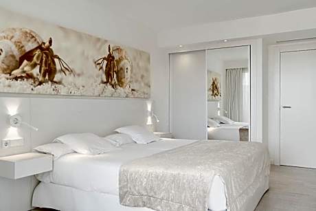 POOL VIEW FAMILY ROOM 2 ADULTS