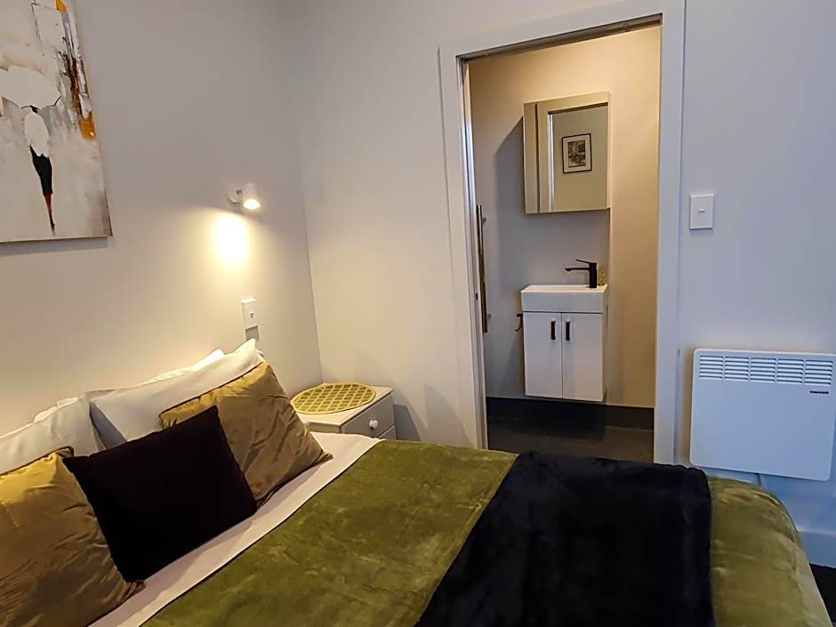 Work and Travel Stay Central City