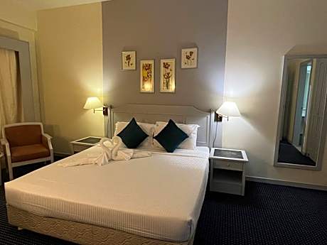Superior King Suite