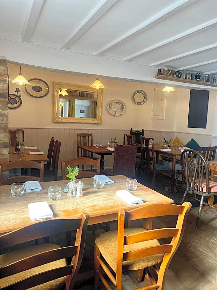 The Lion, Tredington