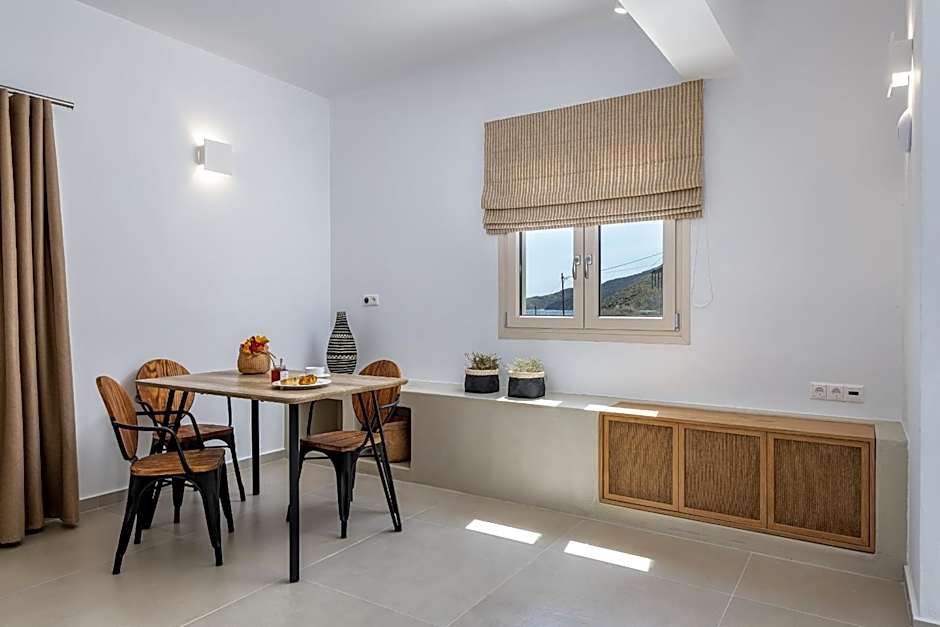 Remezzo Bayfront Suites