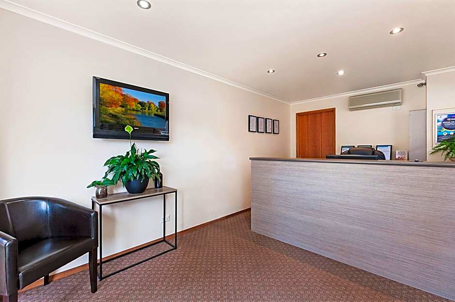 AAt 28 Goldsmith Motel