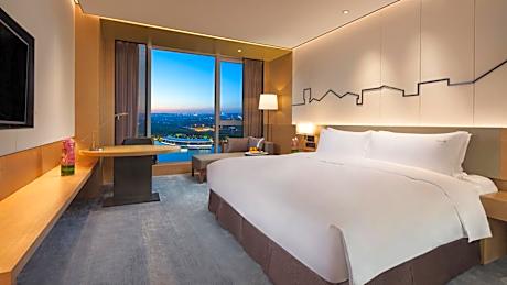 Standard King Room with Lake View