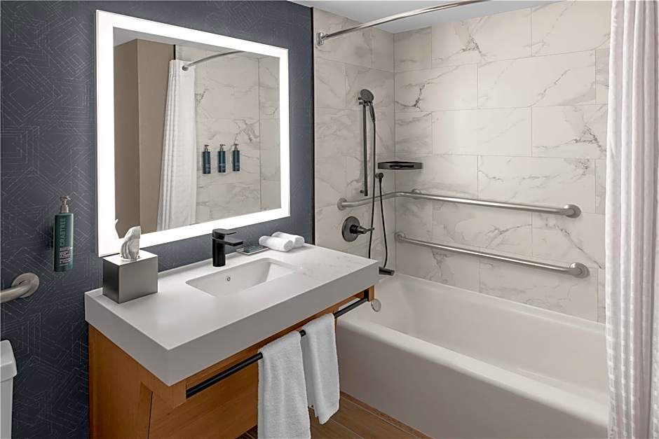 DoubleTree by Hilton Dayton Fairborn