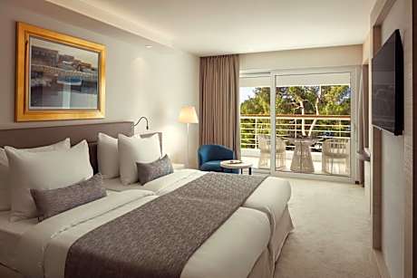 Superior Double Room with Balcony and Sea Side