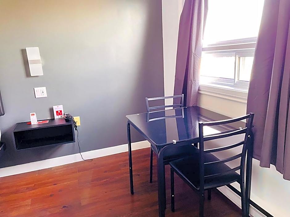 Econo Lodge Brossard