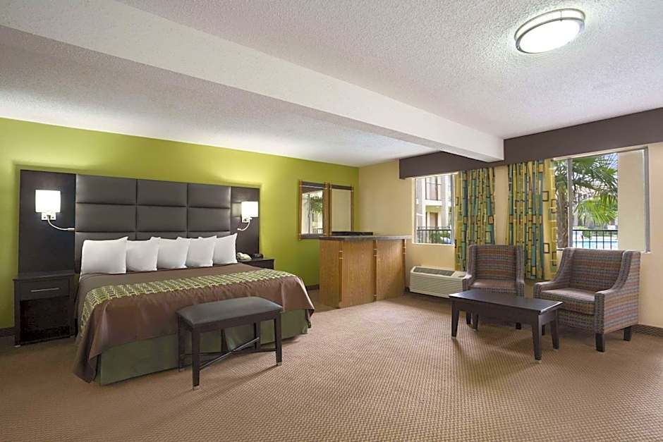 Days Inn by Wyndham Dallas Irving Market Center