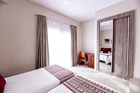 2 bedroom apartment with sea view