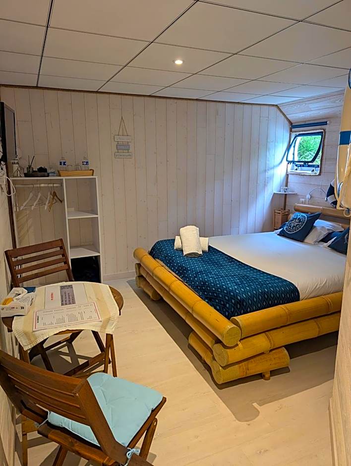 péniche Ino Lefkothea II chambre d'hôtes