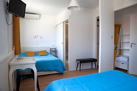 Quadruple Room with Partial Sea View