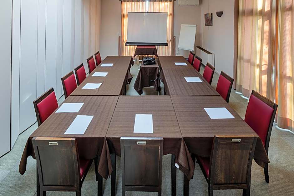 Logis Hotel Noemys Brive - Restaurant Le Teinchurier