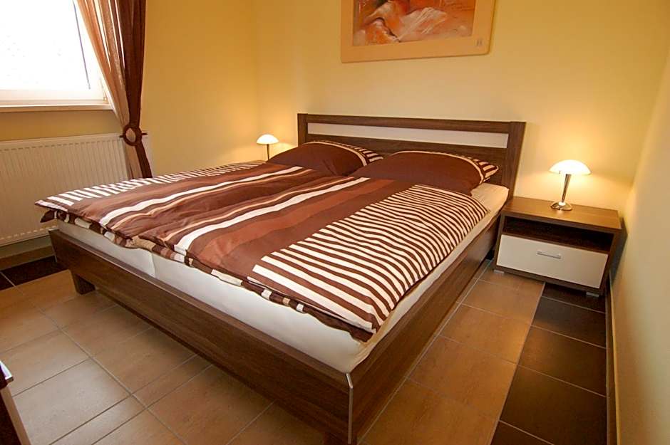Nanis Hotel & Appartements