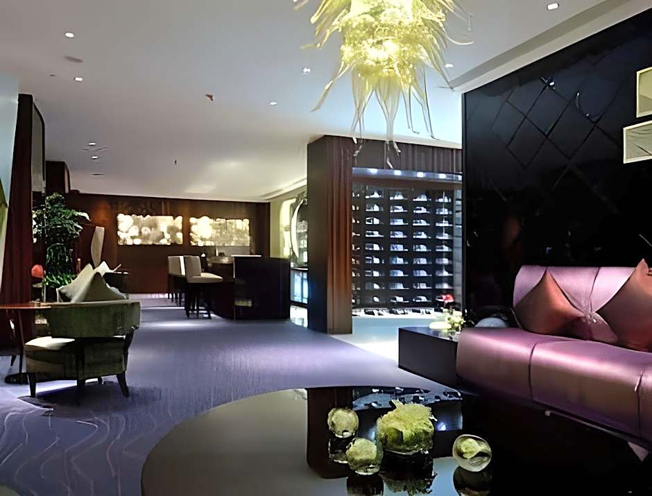 Howard Johnson IFC Plaza Ningbo Hotel