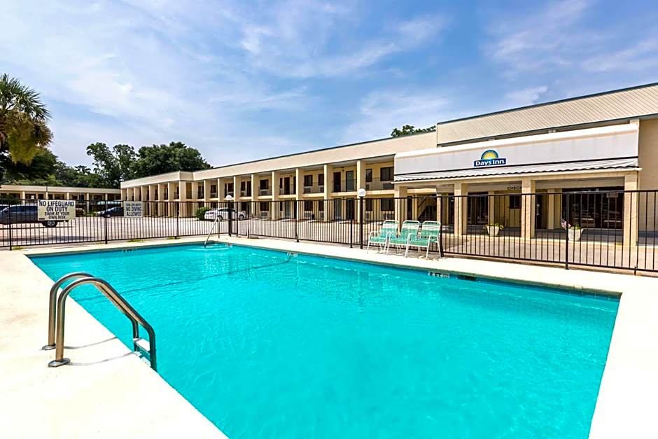 Days Inn by Wyndham Little River