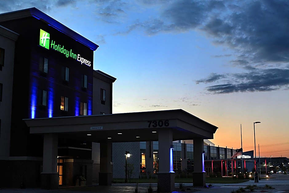 Holiday Inn Express & Suites Omaha South Ralston Arena By IHG