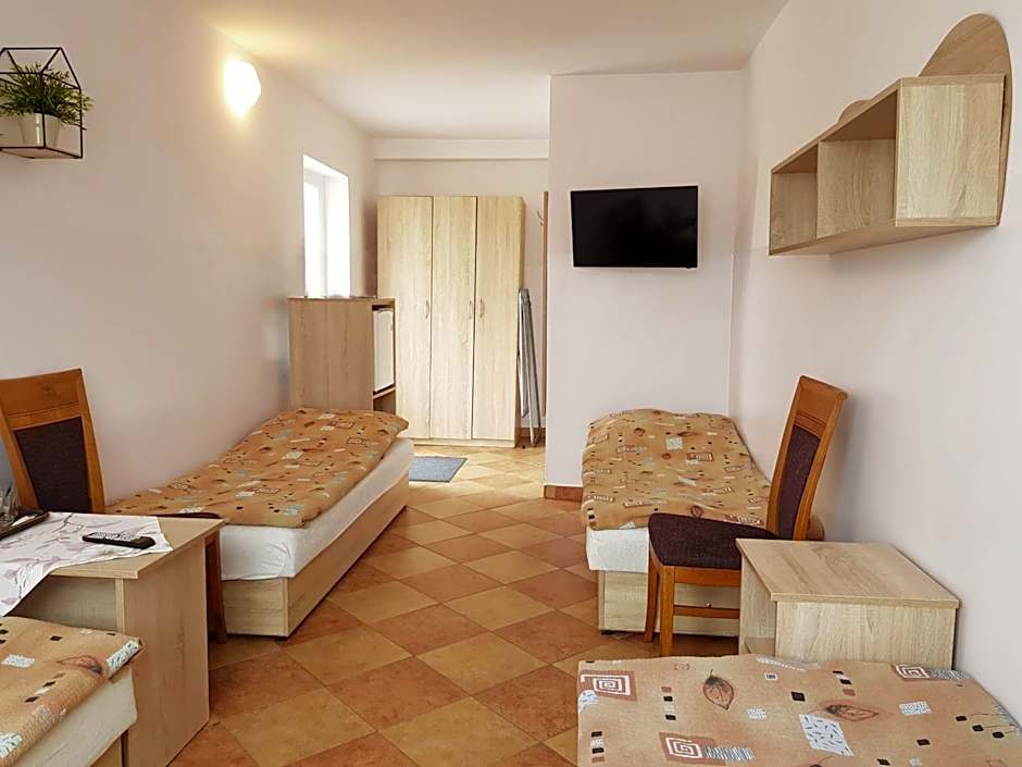 Ośrodek Kolonijno - Wypoczynkowy Ania