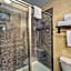 Holiday Inn Express and Suites Granbury By IHG